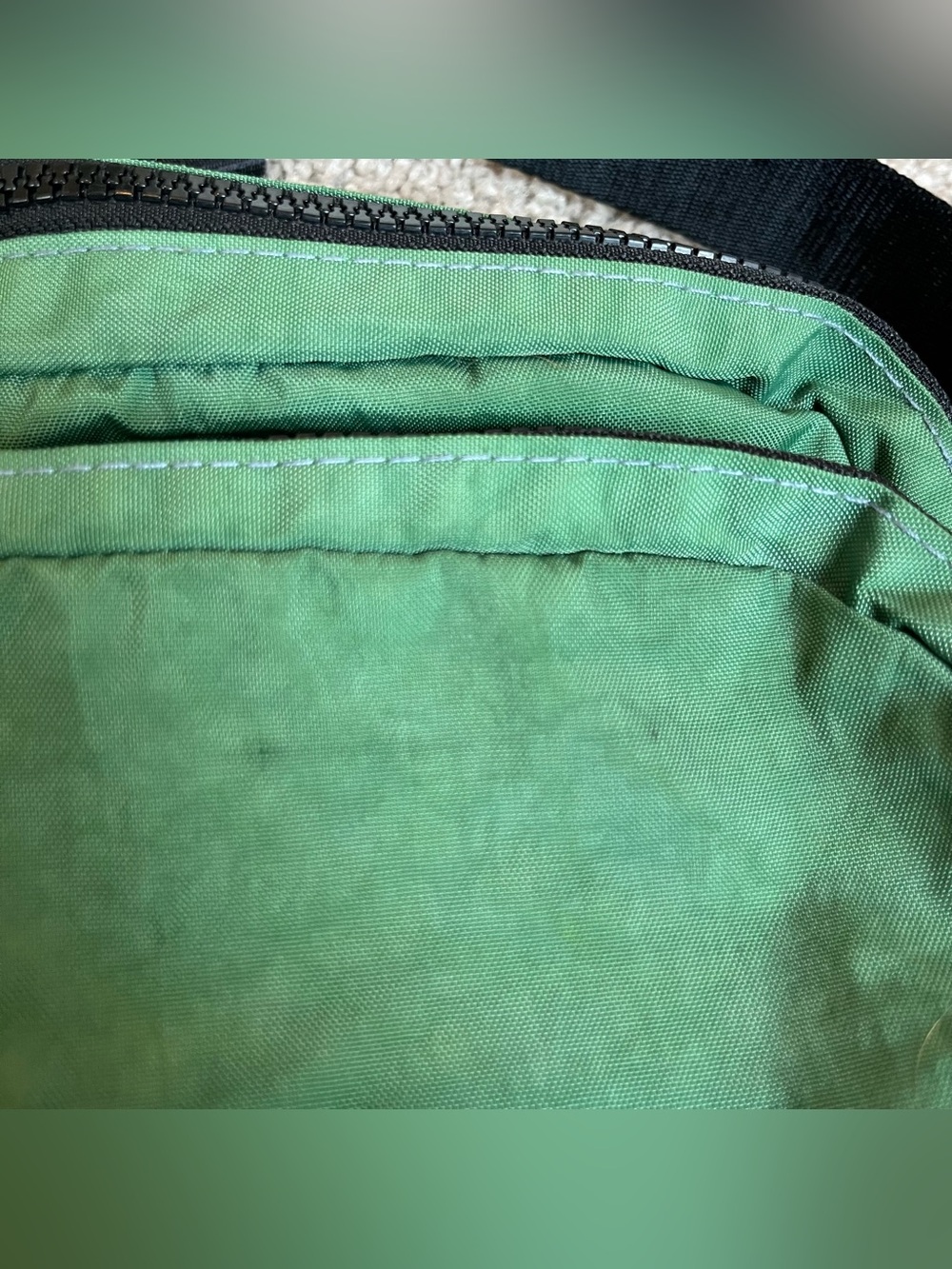 BAGGU Spearmint Fanny Pack - Picture 5 of 5